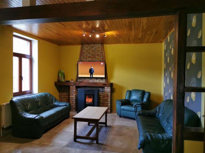 A Large Family House Villa Ставело Екстериор снимка