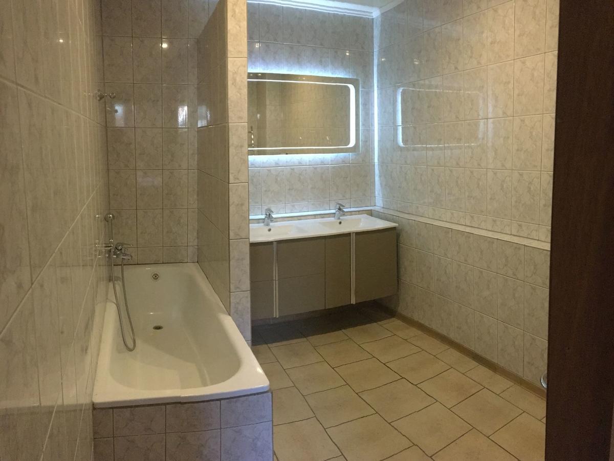 A Large Family House Villa Ставело Екстериор снимка